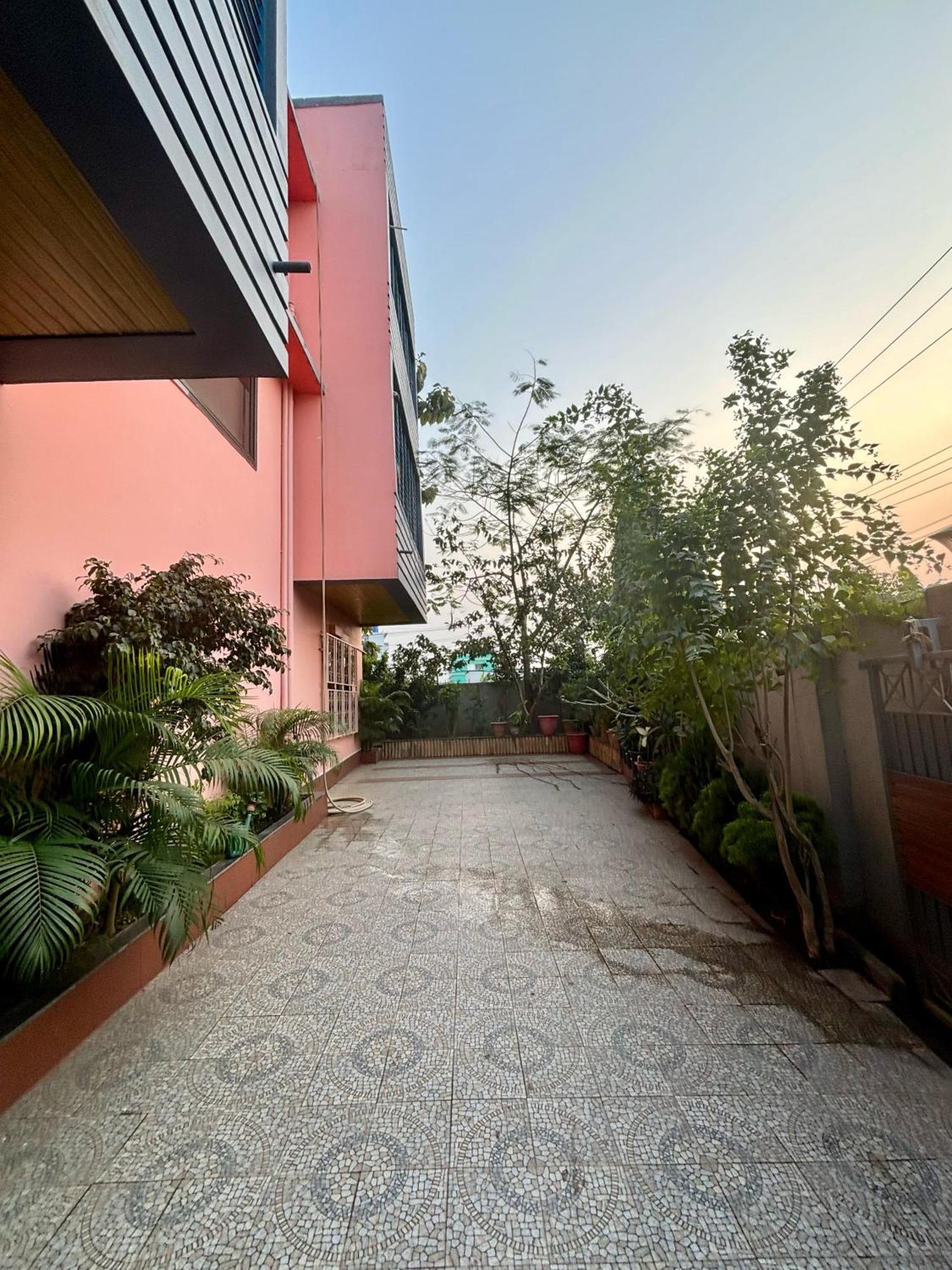 Krishna Shree Guest House Гувахати Экстерьер фото