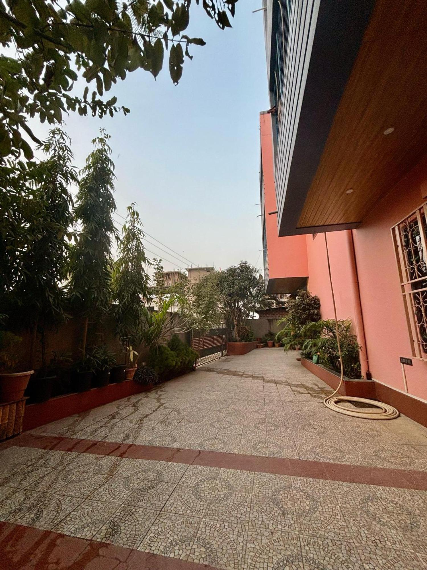 Krishna Shree Guest House Гувахати Экстерьер фото